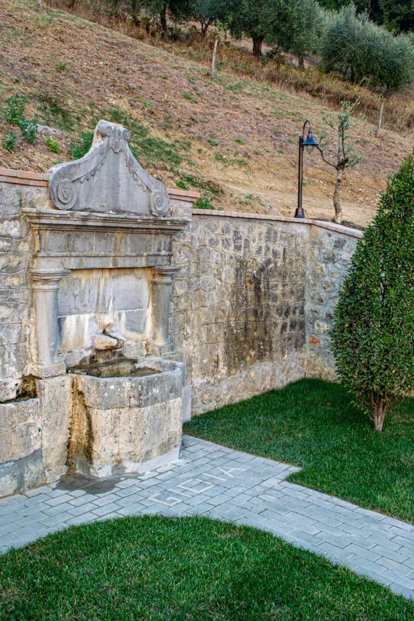 L'Antica Fontana - Casa Vacanze B&B Виджанело Екстериор снимка